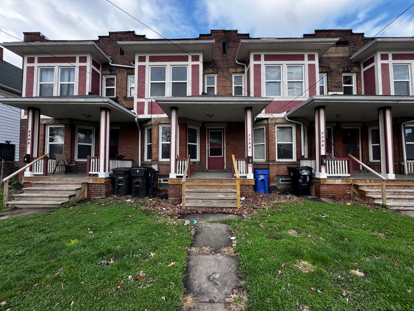 CLEVELAND Apartment: 3300 W 98 ST