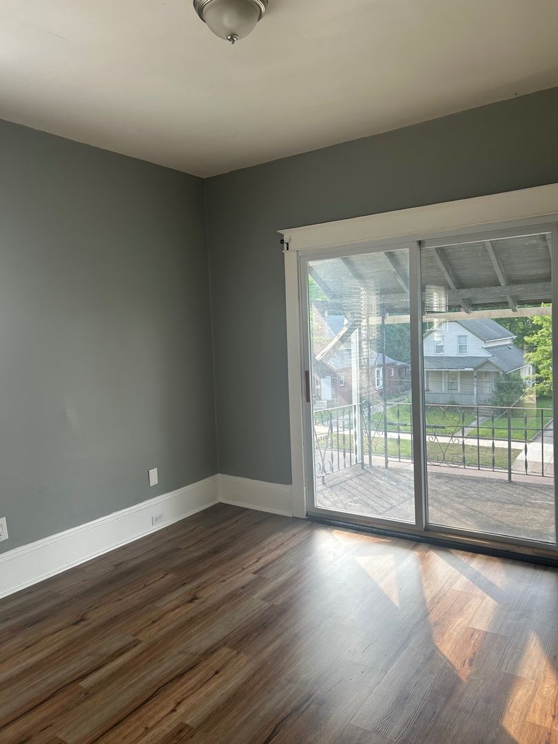 Akron Apartment: 797 Boulevard Street