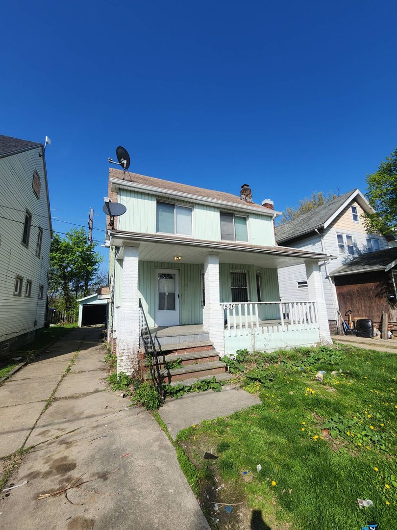 Cleveland House: 1506 Larchmont Road