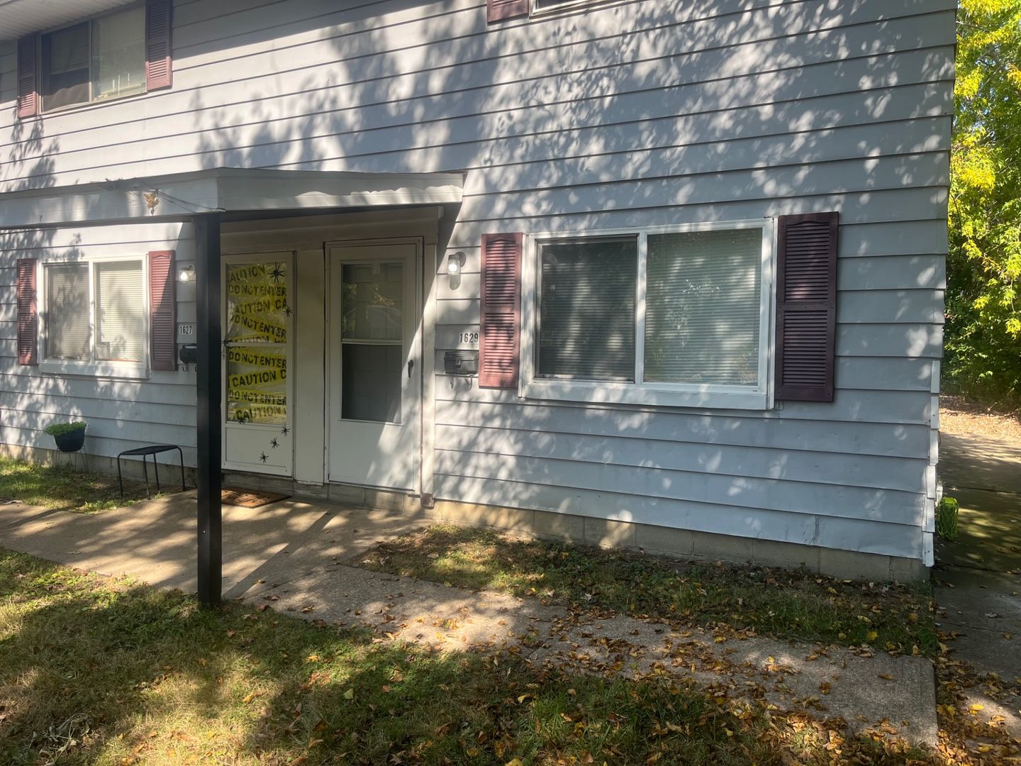 Lorain Apartment: 1627-29  E 33RD ST LORAIN OH 44055