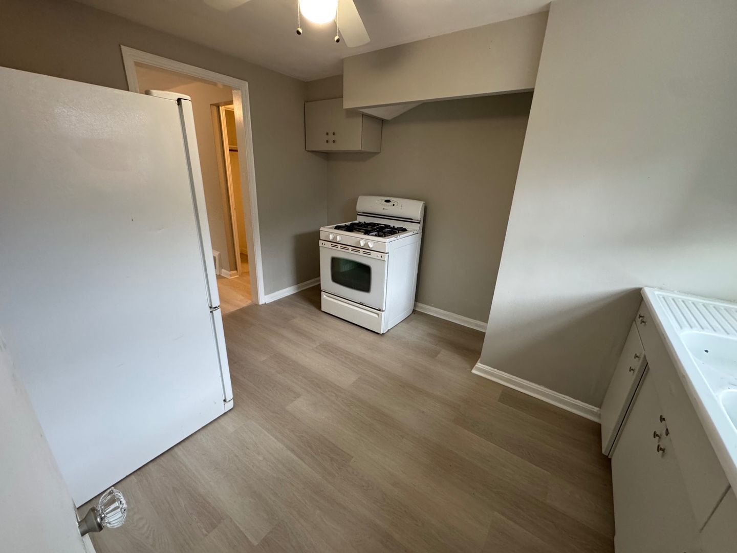 EUCLID Apartment: 414-416 E 222 ST