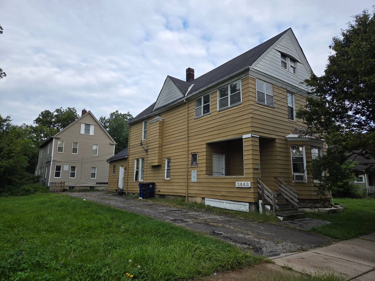 Cleveland Apartment: 3448 E 69th St