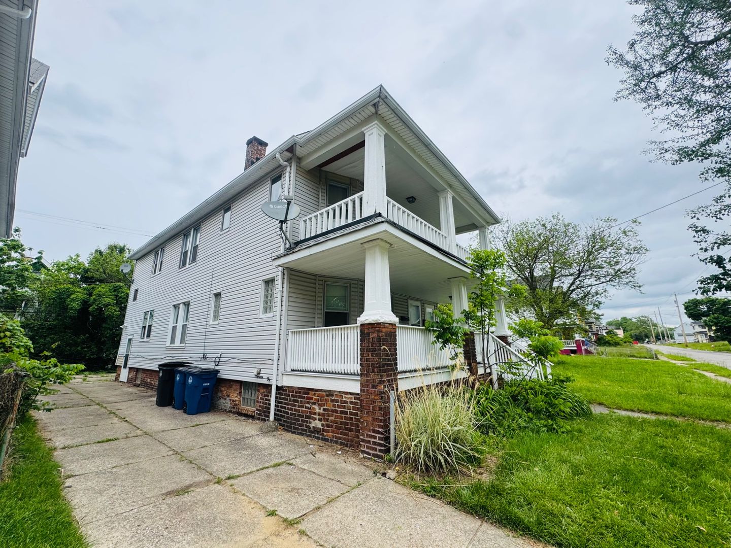 Cleveland Apartment: 11521 Tuscora Ave