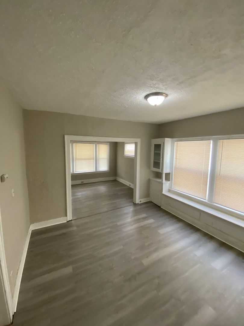Cleveland Apartment: 3259 E 123 ST