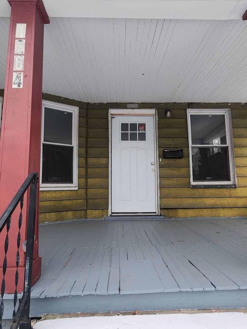 Cleveland House: 1264 E 111th St