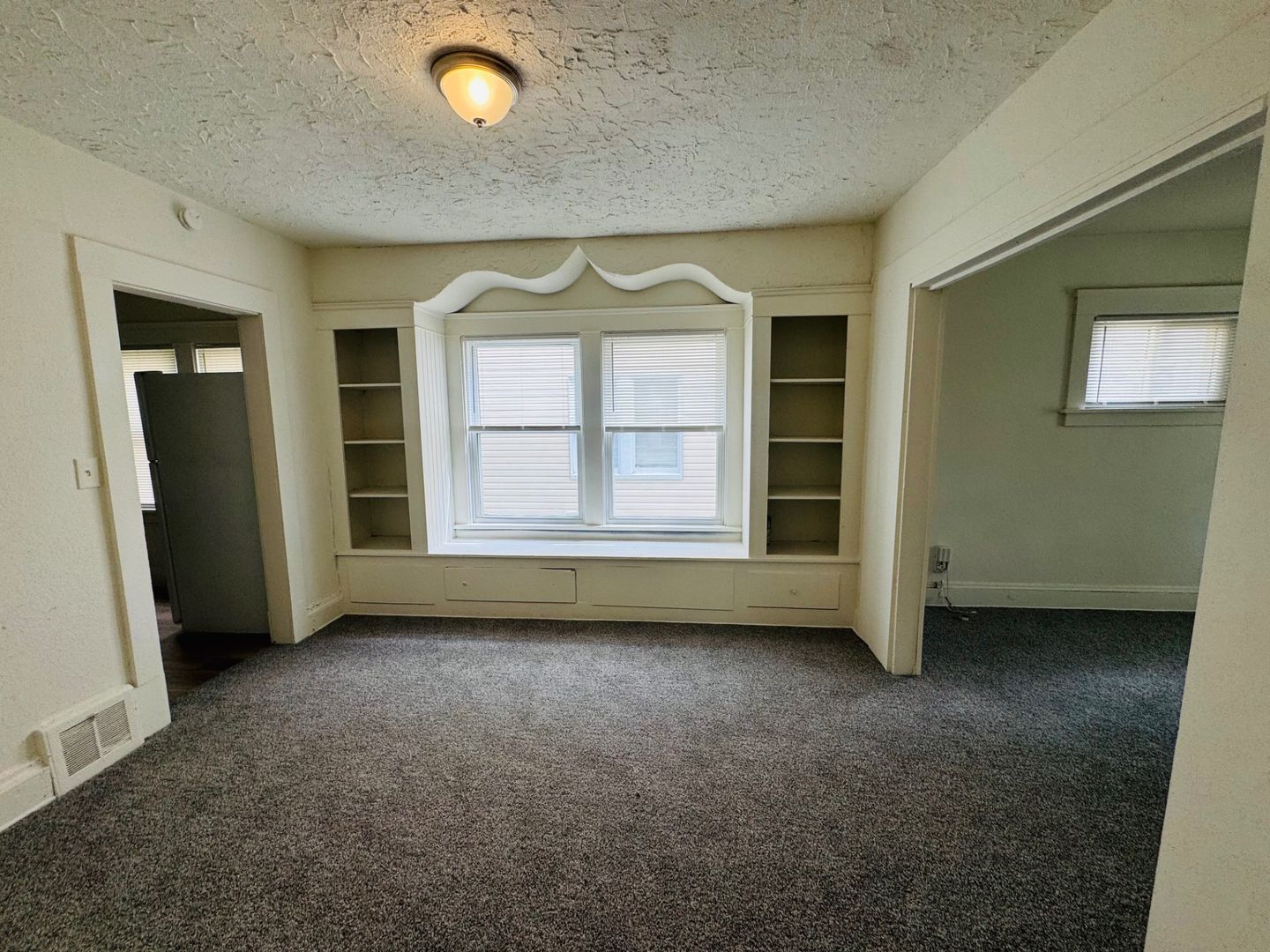 Cleveland Apartment: 3039 E 126th St, Cleveland, OH 44120