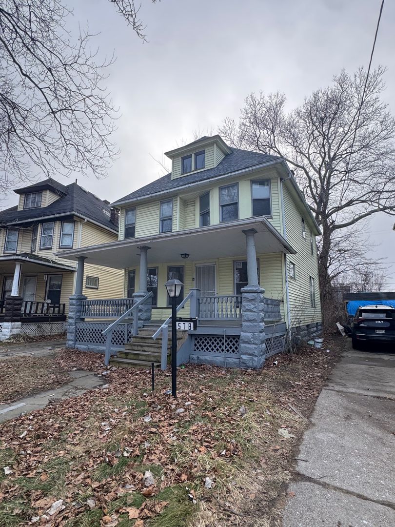 Cleveland House: 578 E 107 ST CLEVELAND, OH. 44108
