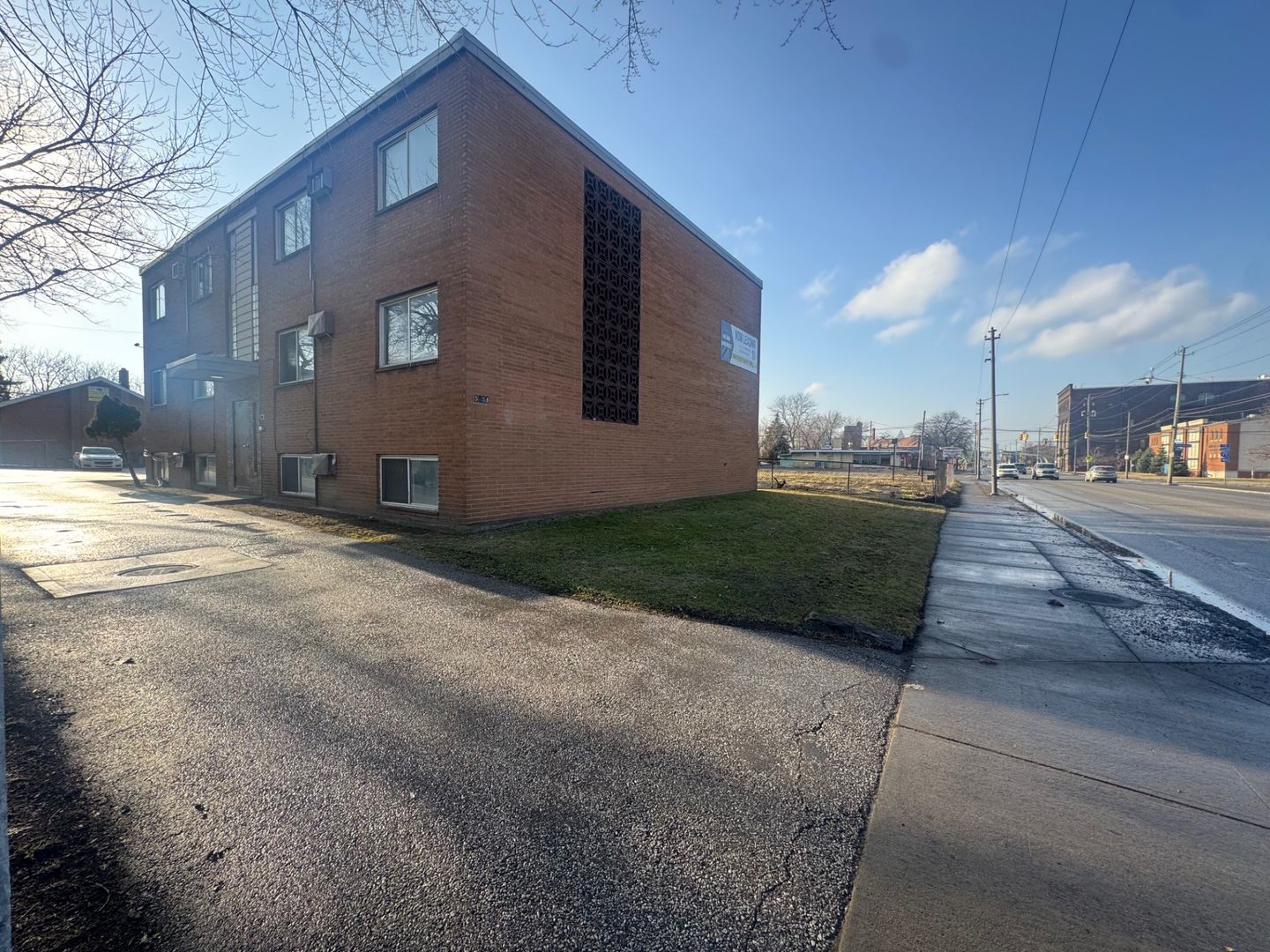 Cleveland Apartment: 5058 BROADWAY AVE