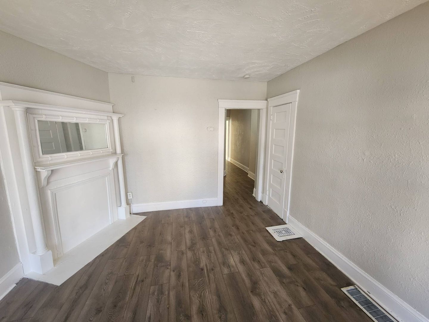 Cleveland Apartment: 800 E 95th St
