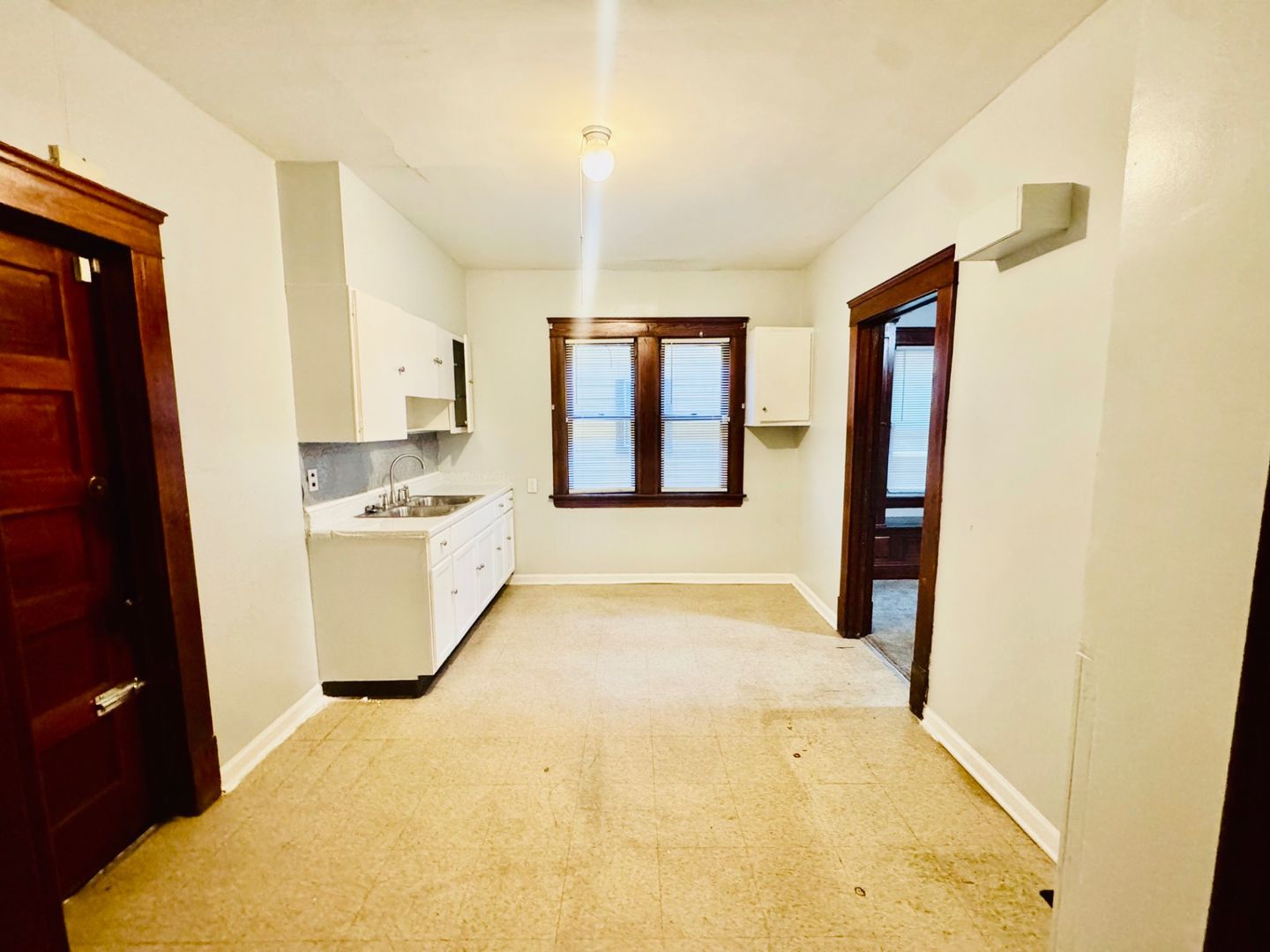 Cleveland Apartment: 2954 E 67th Street