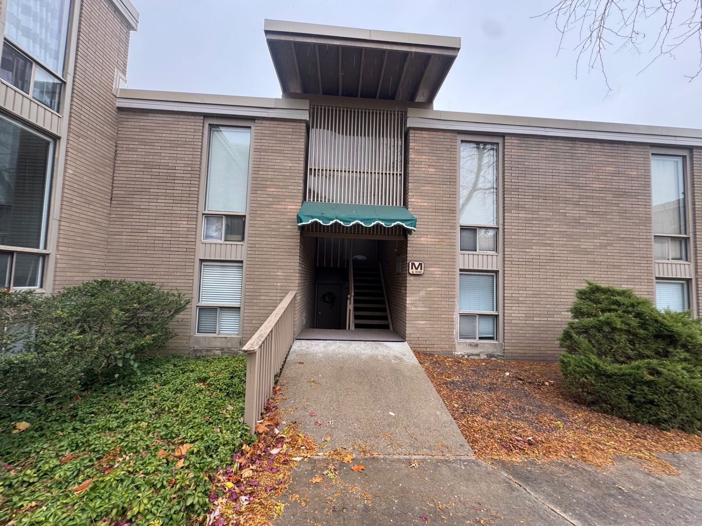 Brecksville House: 6590 CHAFFEE CT