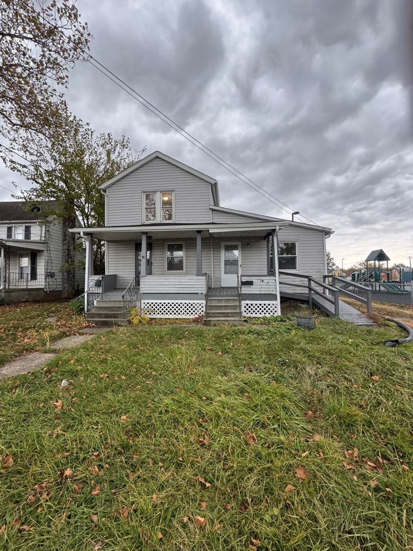 Lorain Apartment: 117-117 1/2 W 30th St