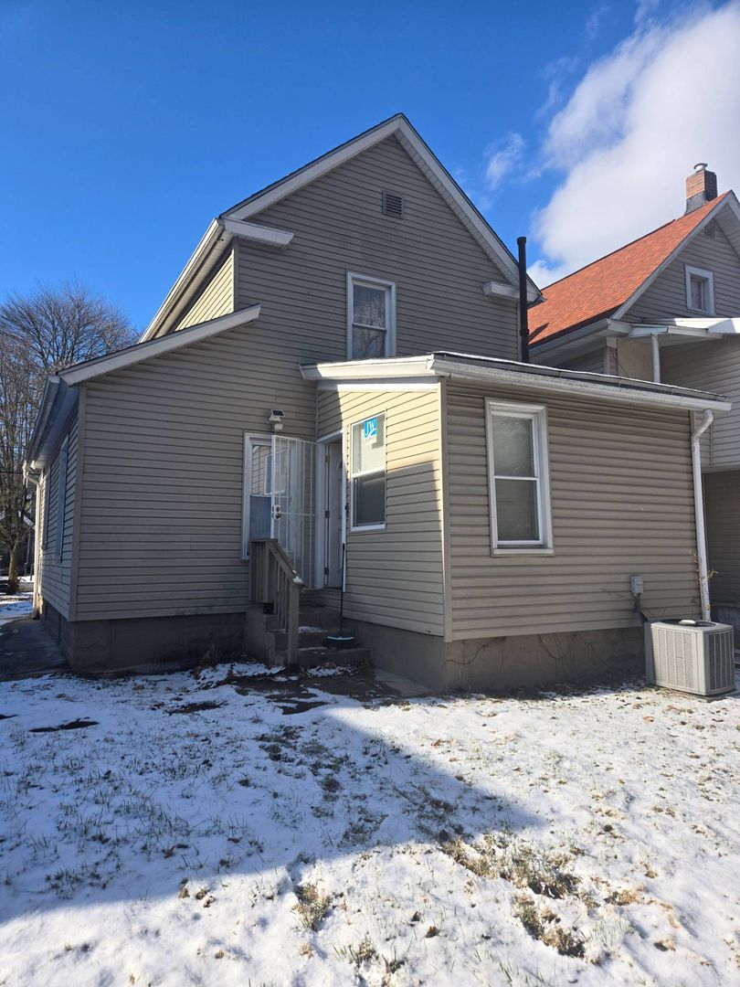 Akron House: 1007 Laurel Avenue