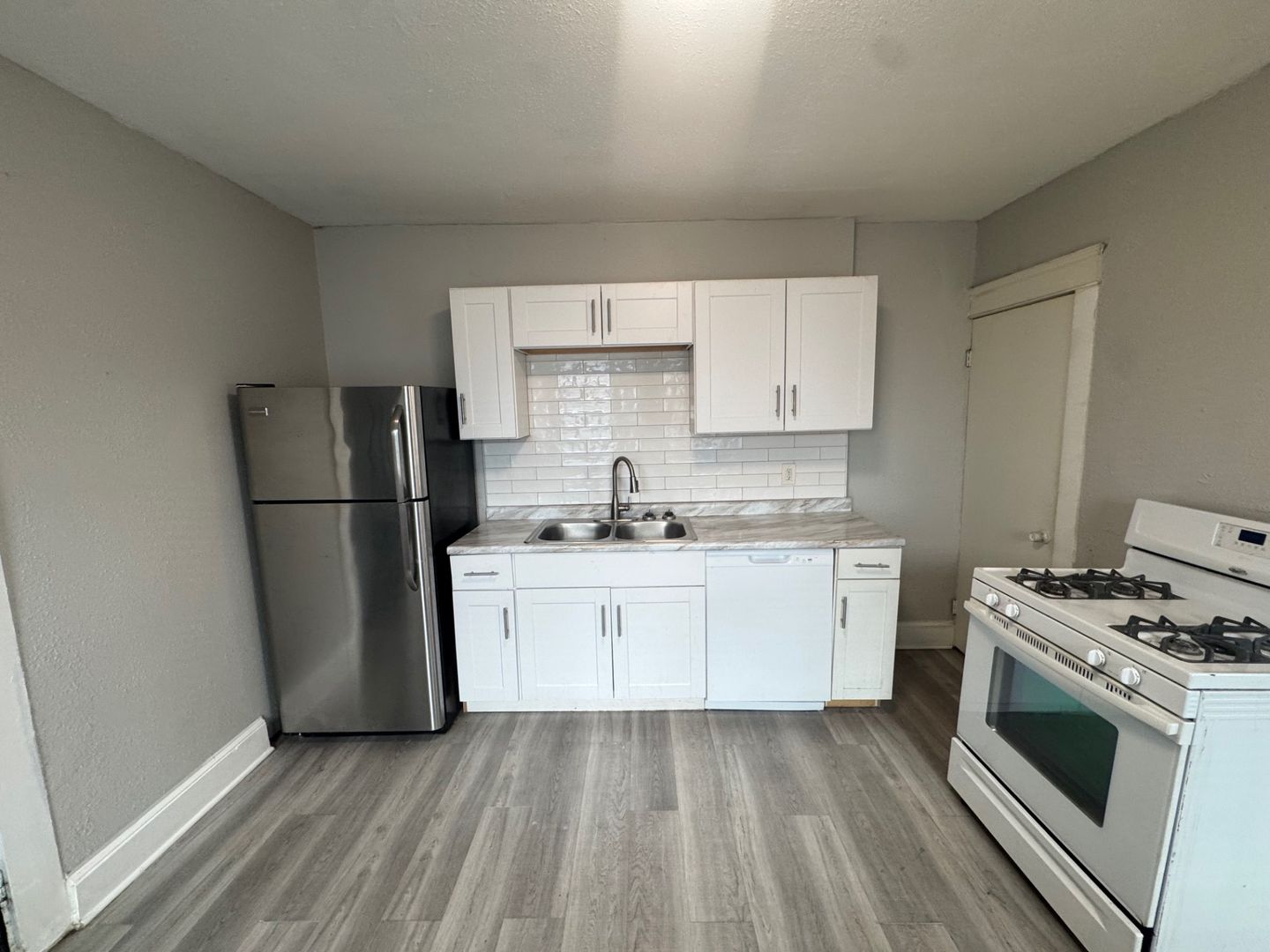 Lakewood Apartment: 1541 Hopkins Ave