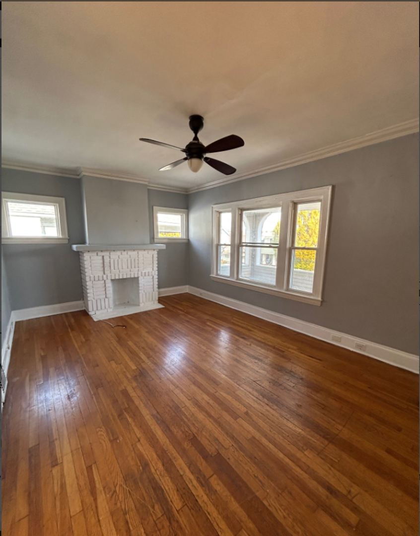 Lakewood Apartment: 2056 - 2058 Wascana Ave.