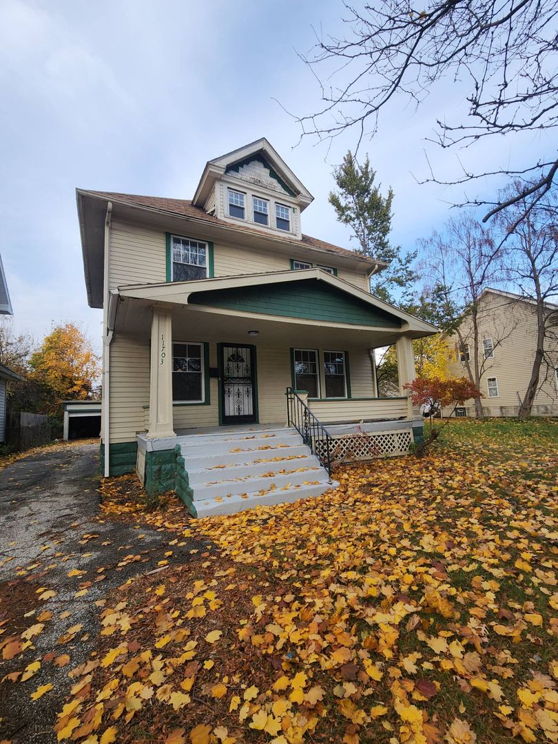 Cleveland House: 11703 CASTLEWOOD AVE