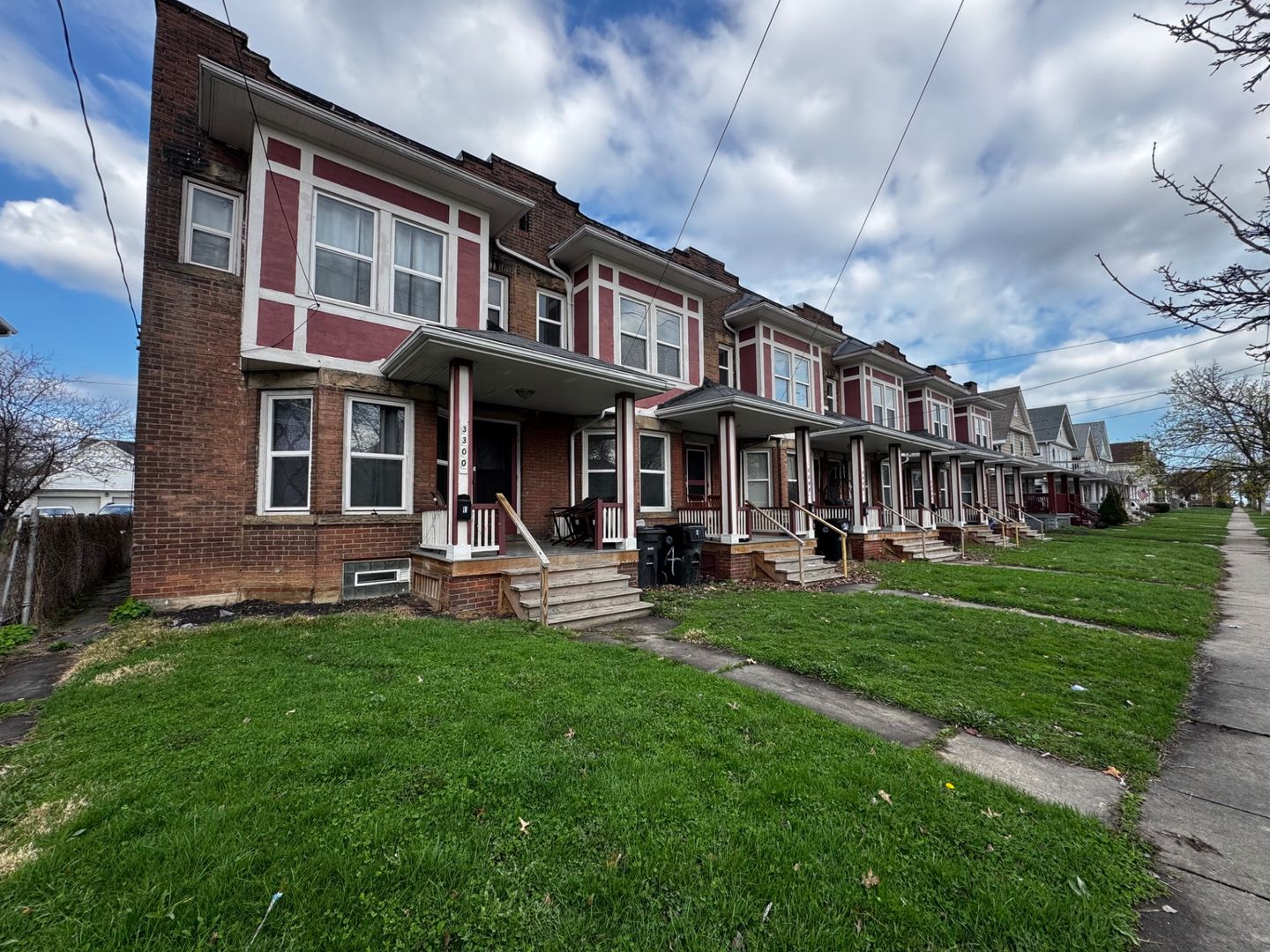 CLEVELAND Apartment: 3300 W 98 ST