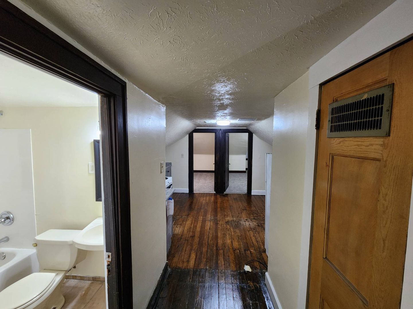 Cleveland Heights Apartment: 1547 Hillcrest.