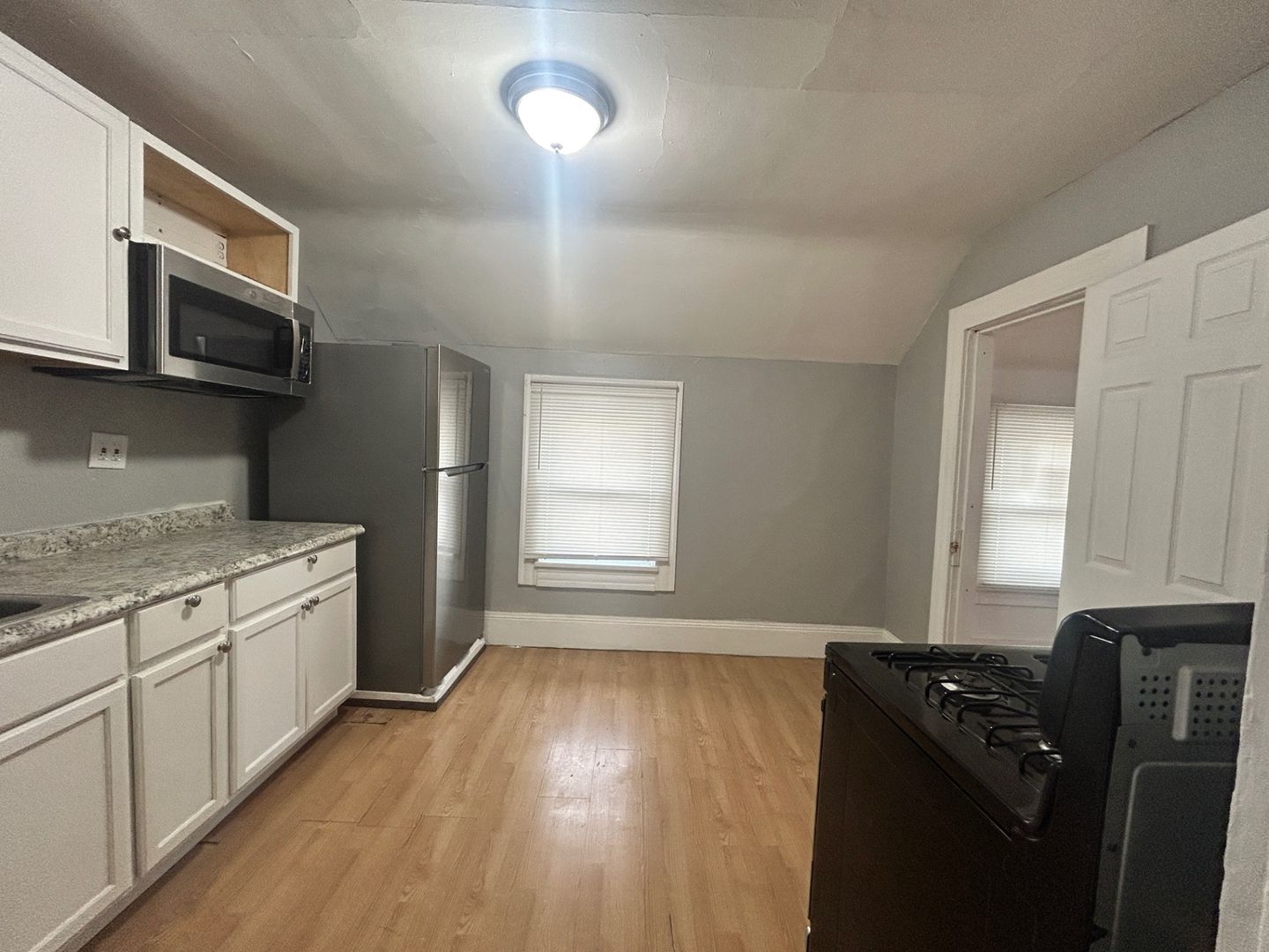 CLEVELAND Apartment: 3524 W. 52nd St.