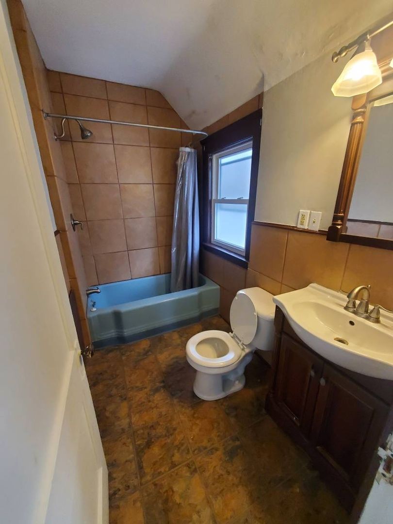 CLEVELAND House: 14205 SAVANNAH AVE EAST