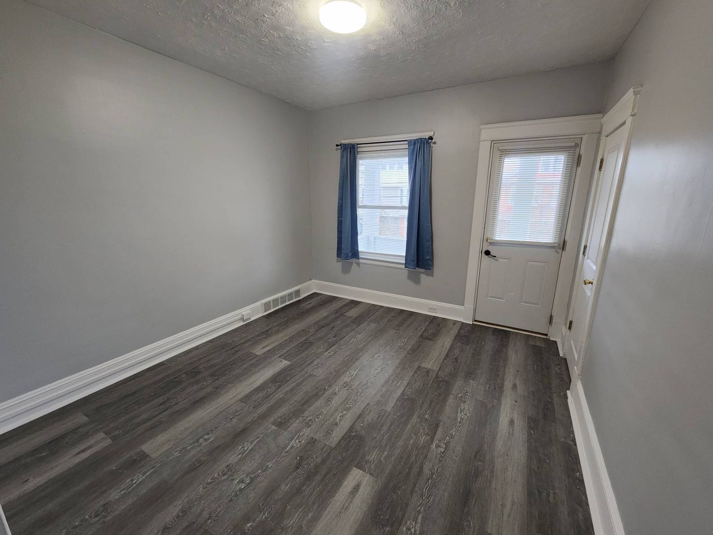 Lakewood Apartment: 1607 Winchester Avenue
