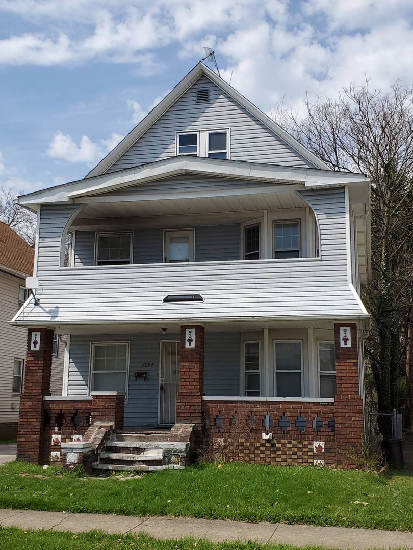 CLEVELAND Apartment: 2994 E 126 ST