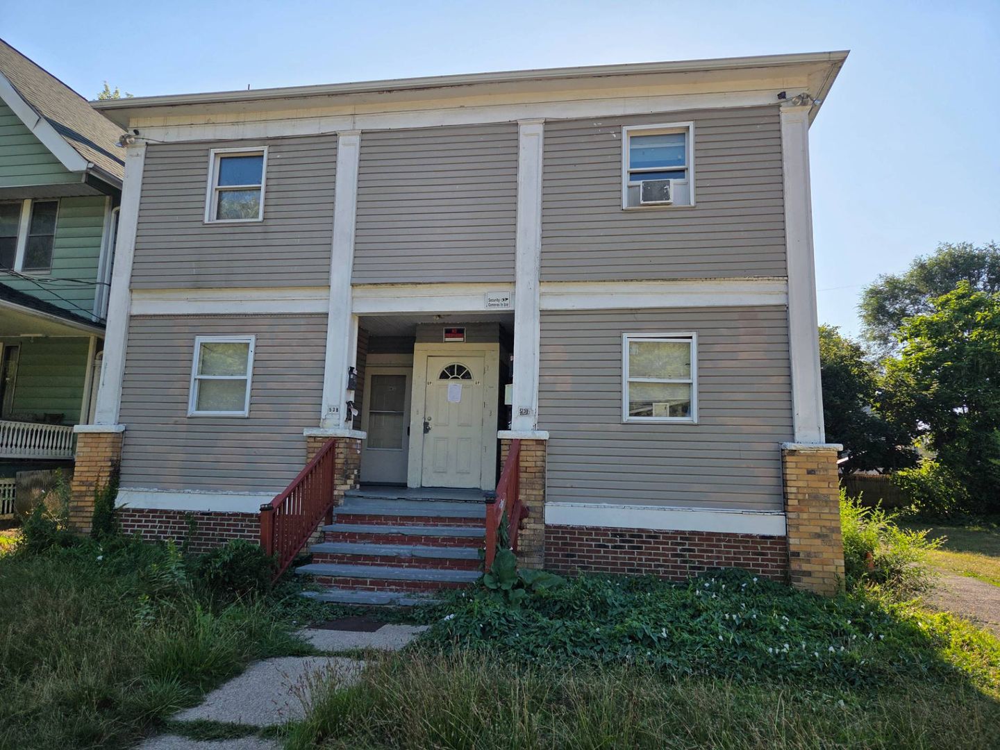 Cleveland Apartment: 536 E 117th St