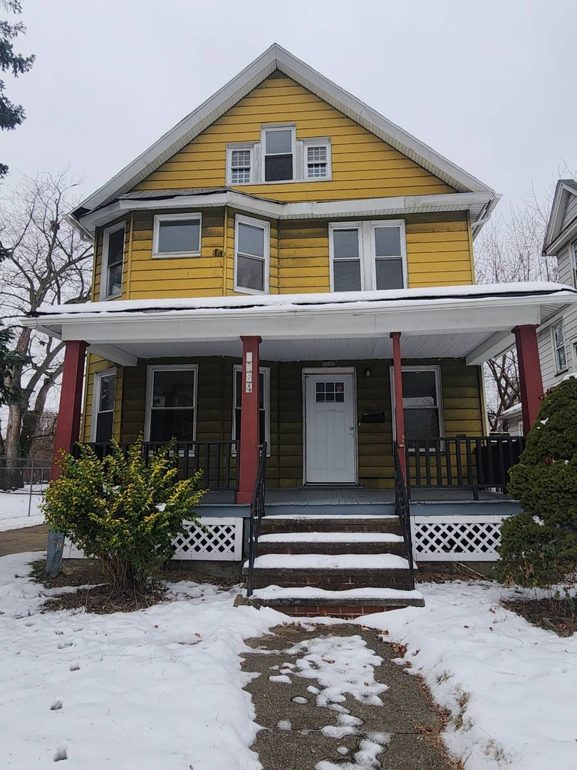 Cleveland House: 1264 E 111th St