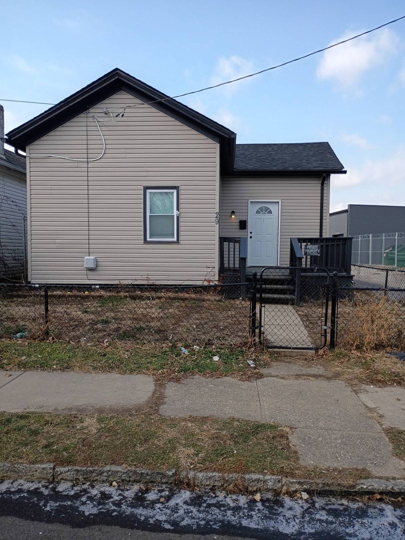 Dayton House: 29 N Garfield St