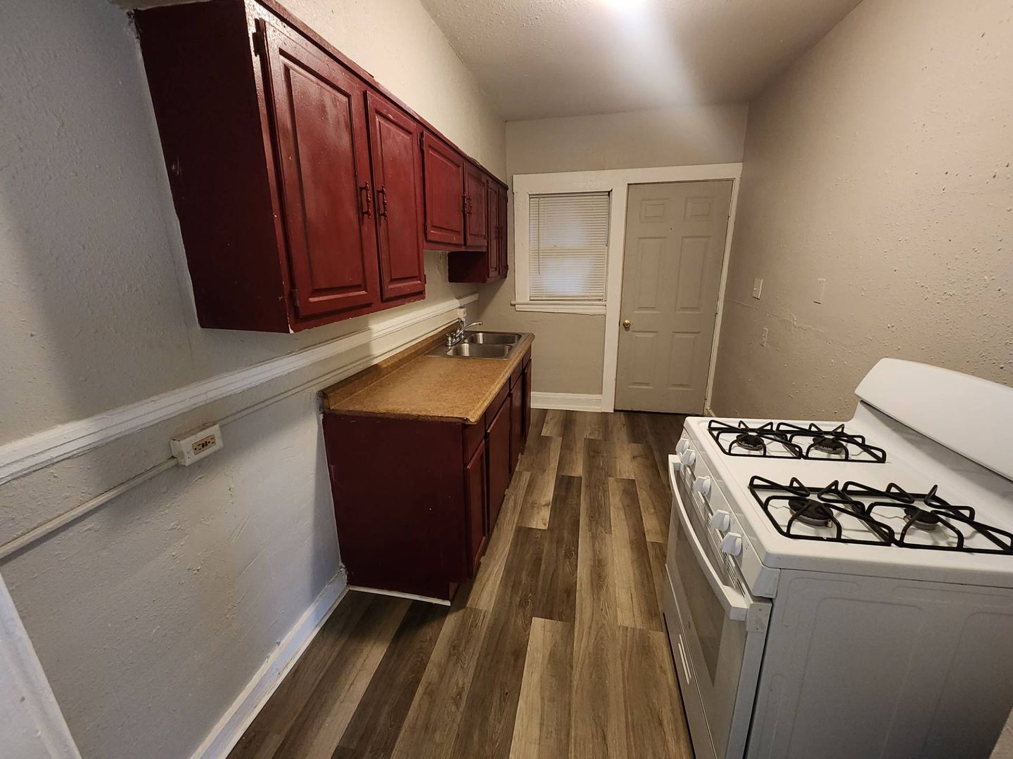 Cleveland Apartment: 800 E 95th St