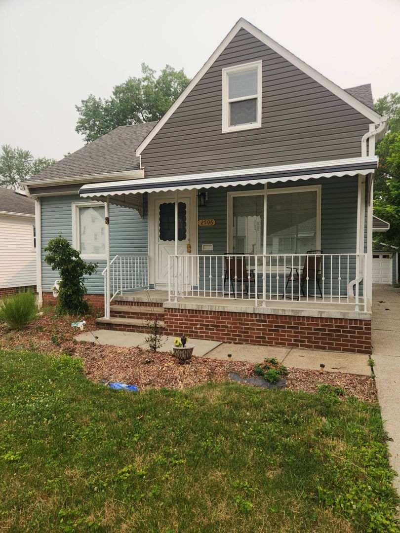 Parma House: 2506 TORRINGTON AVE