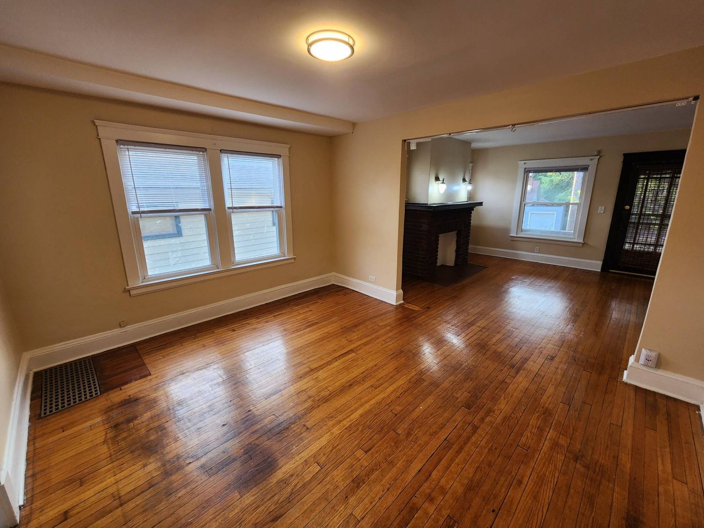 Bedford Apartment: 106 W Grace St. Bedford, OH, 44146