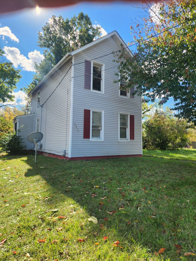 Cleveland House: 10314 HARVARD AVE