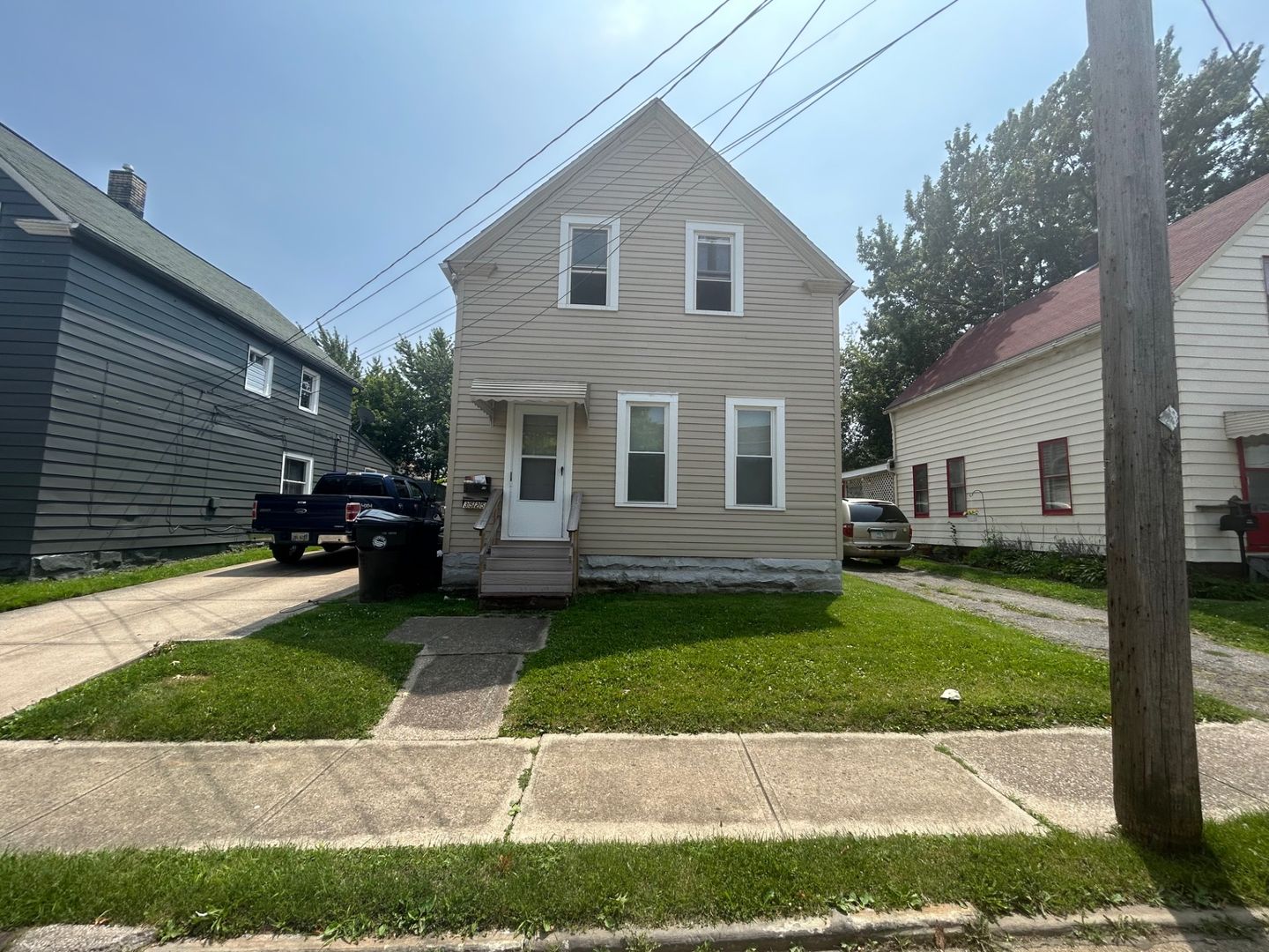 Cleveland Apartment: 3525 Dawning Ave.