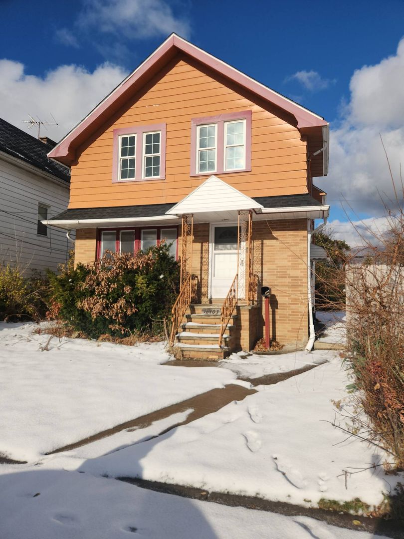 CLEVELAND House: 16403 POMEROY AVE