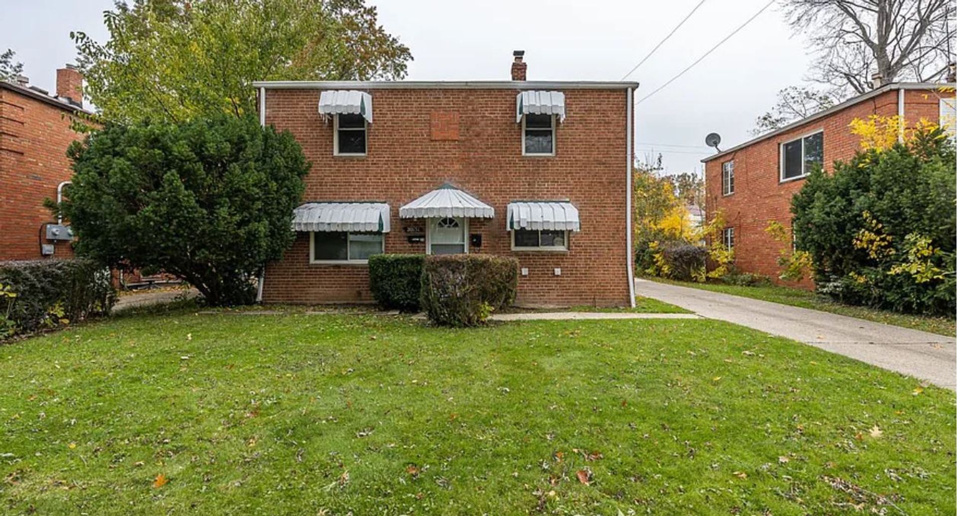 Euclid Apartment: 20151 Crystal