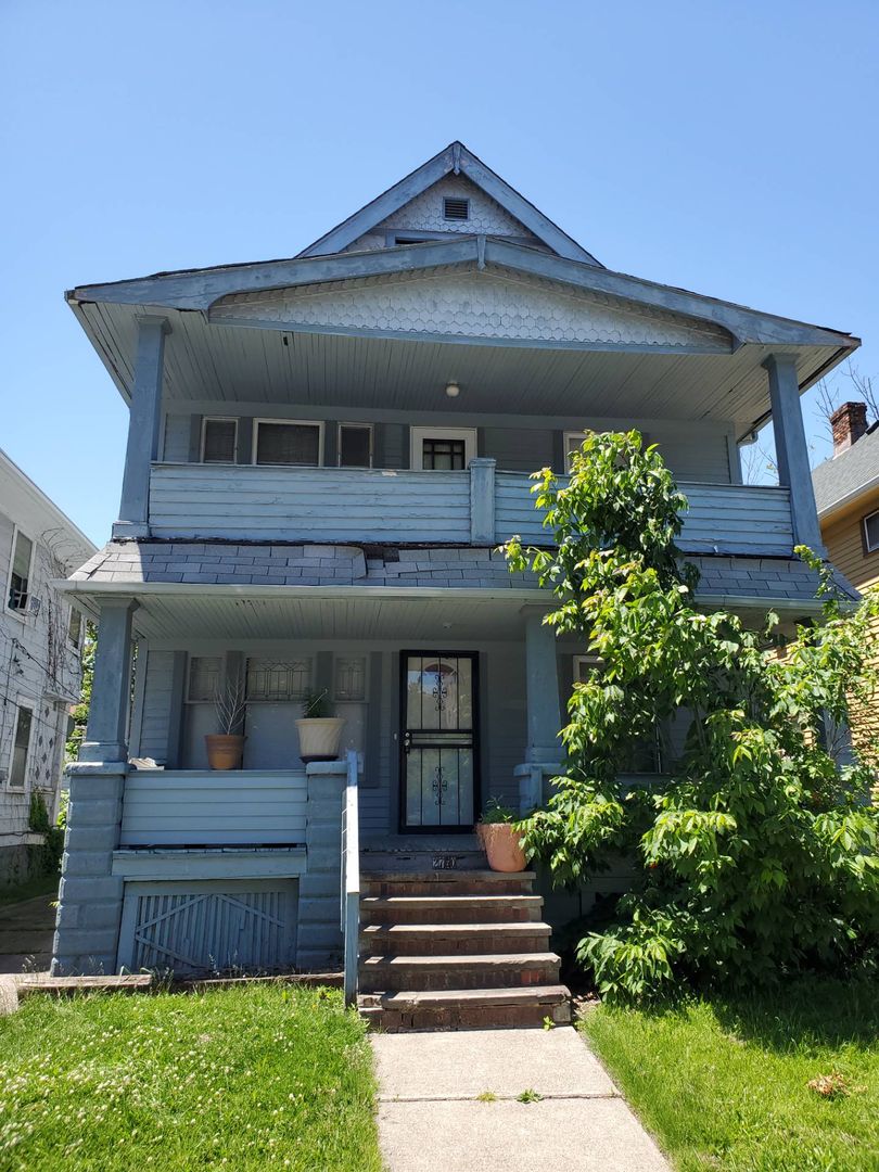 Cleveland Apartment: 2760 E 122nd St