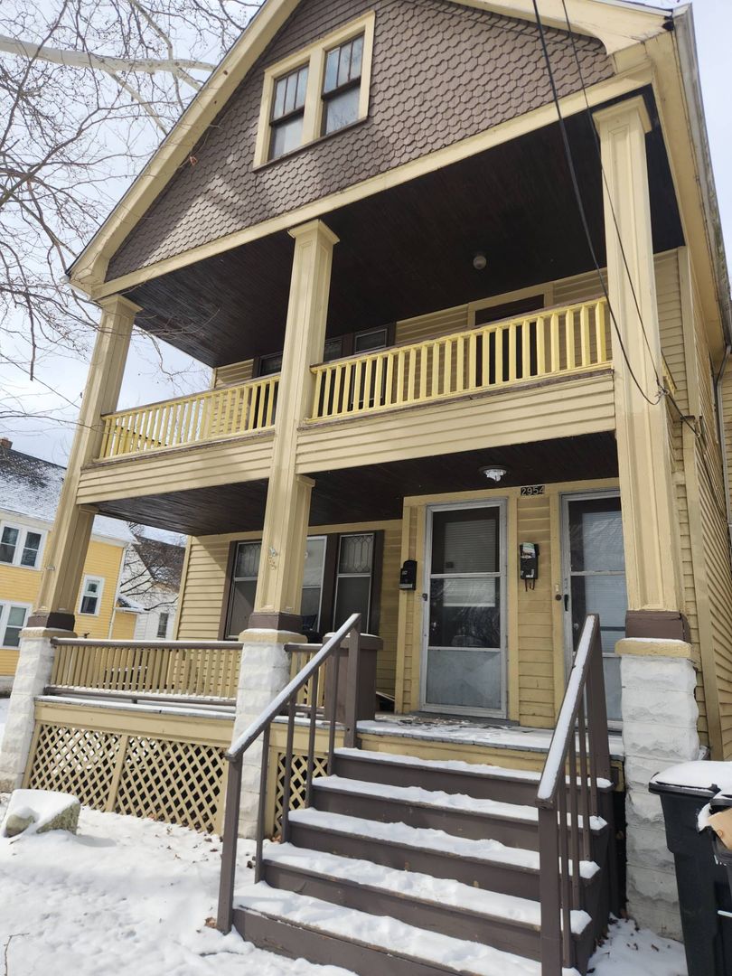 Cleveland Apartment: 2954 E 67th Street