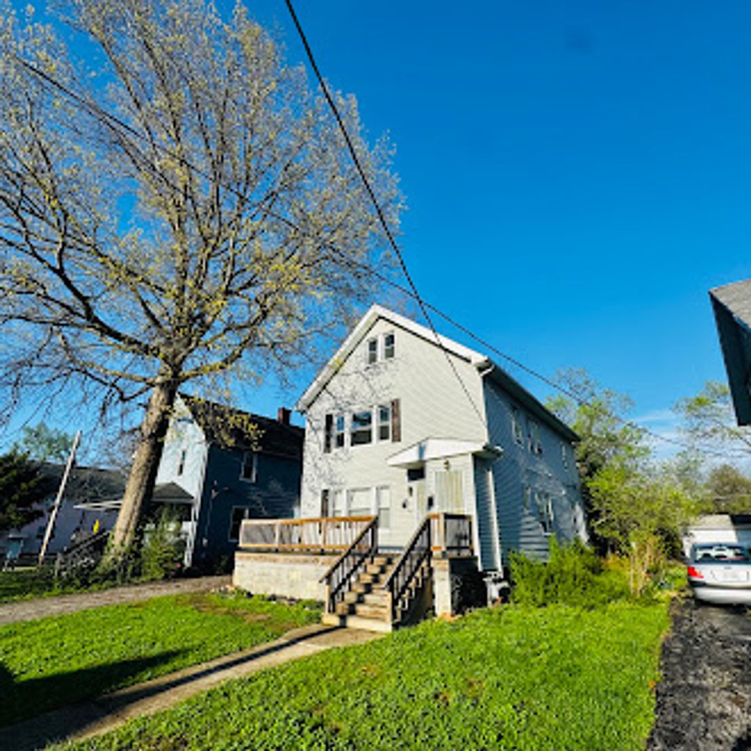 CLEVELAND Apartment: 1333 E 188th St