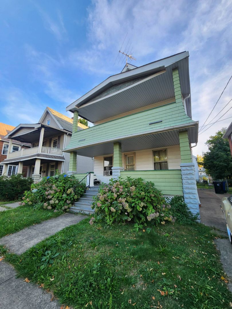 CLEVELAND Apartment: 15714 HOLMES AVE