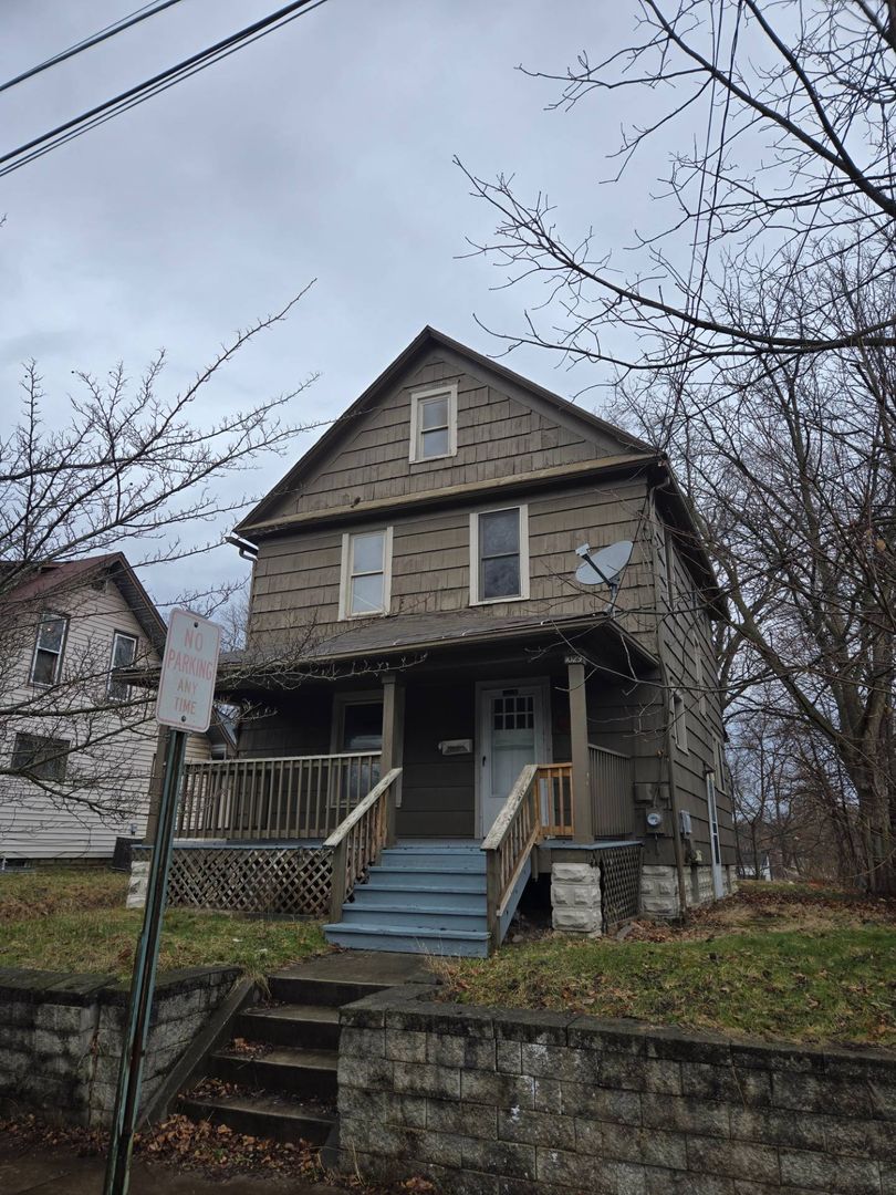 Akron House: 1029 Harpster Ave