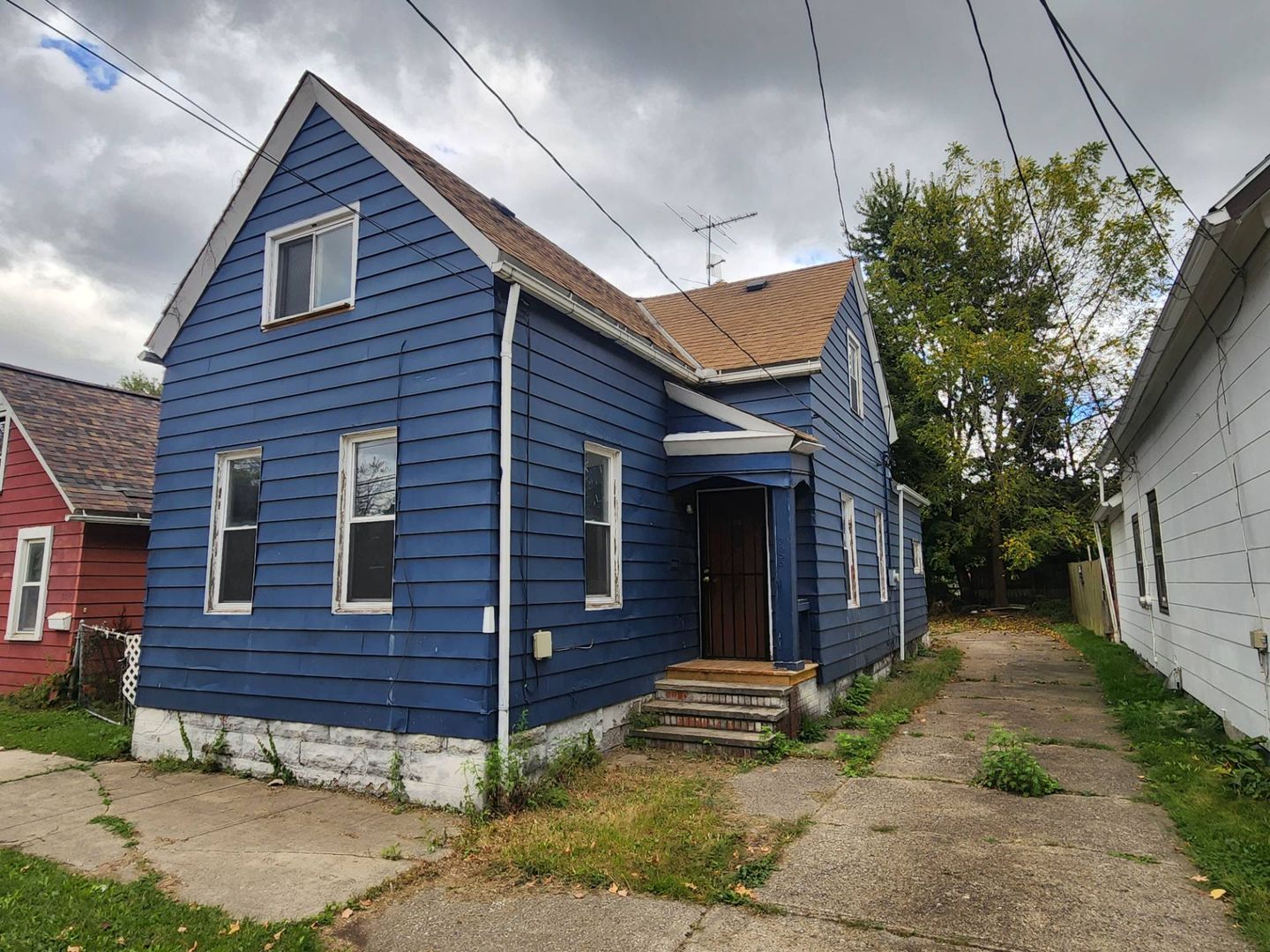 Cleveland House: 3855 E 54 St