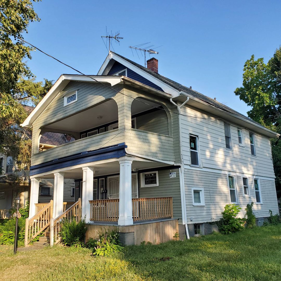 Cleveland Apartment: 12098 CHESTERFIELD AVE