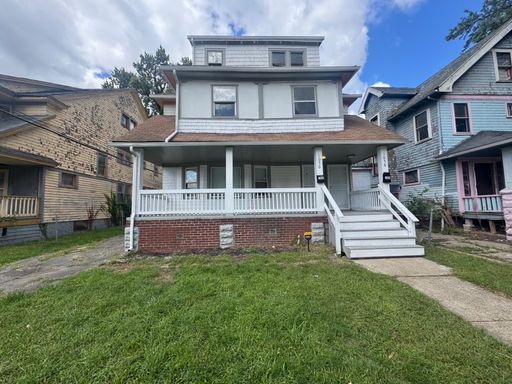 Charming Two-Bedroom Unit in a Prime Location – Apply Today! – photo 1
