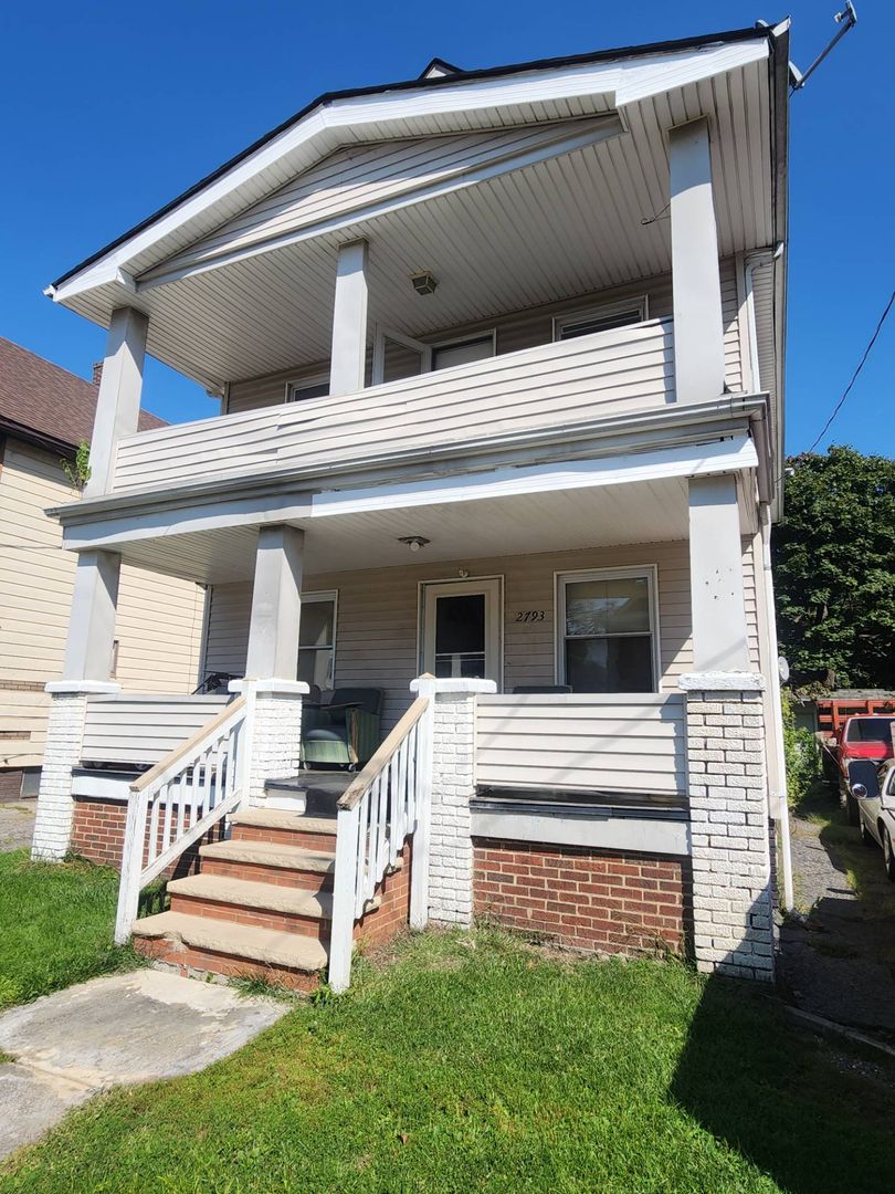 CLEVELAND Apartment: 2793 E 125 ST