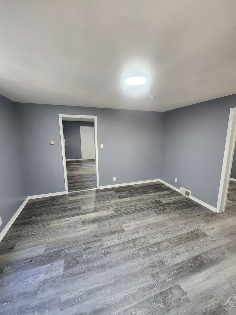 Cleveland House: 6000 HOSMER AVE