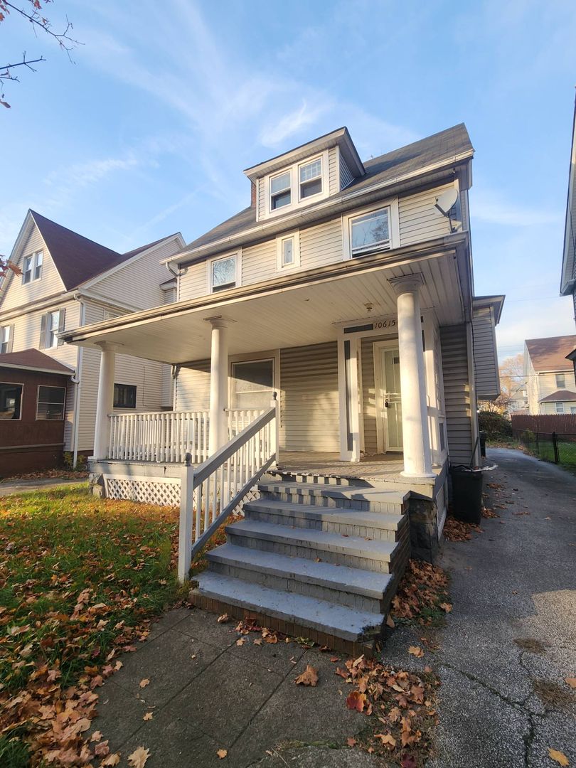 Cleveland House: 10615 TACOMA AVE