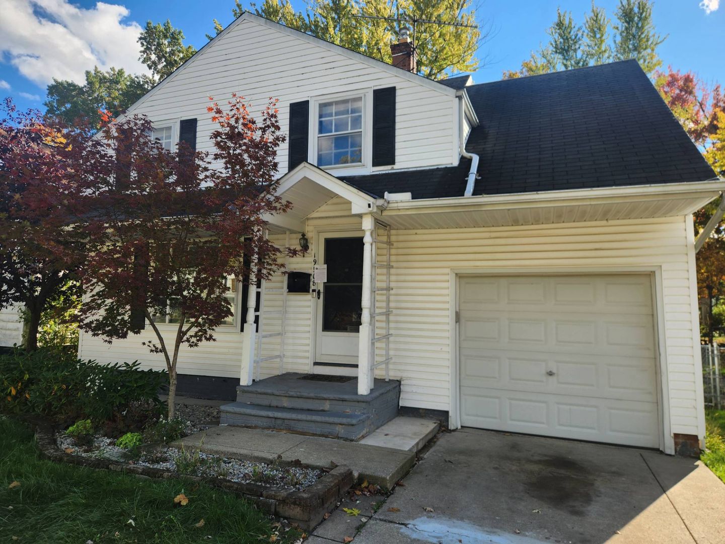 Warrensville Heights House: 19508 Lanbury Ave