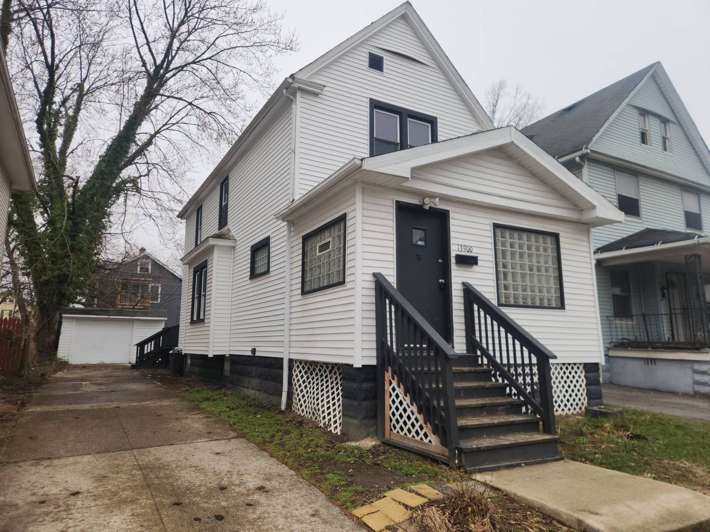 EAST CLEVELAND House: 13900 POTOMAC AVE