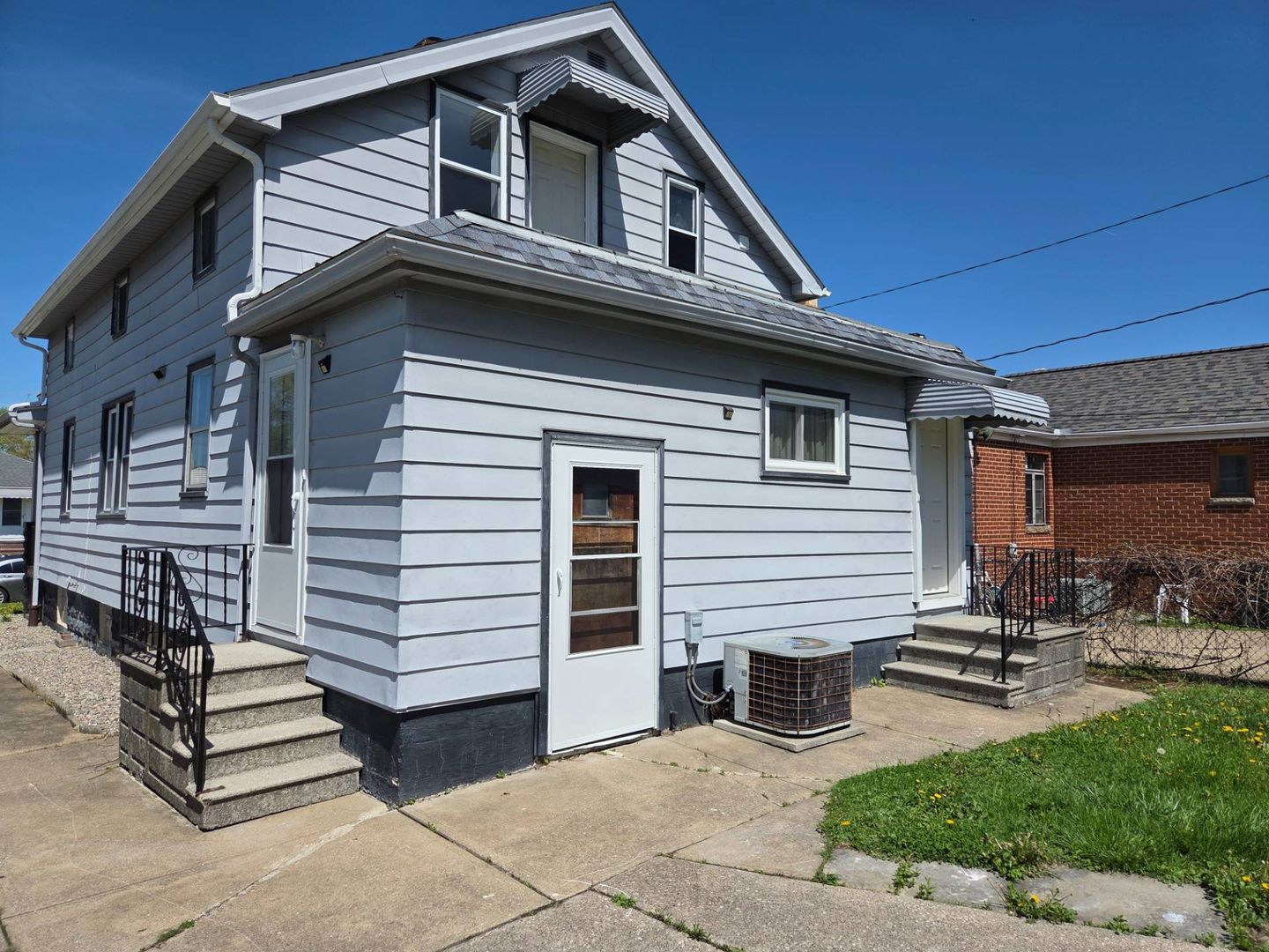 Parma Apartment: 3027 Fortune Ave